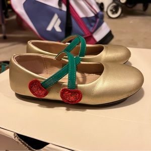 toddler gold shoes size 7in